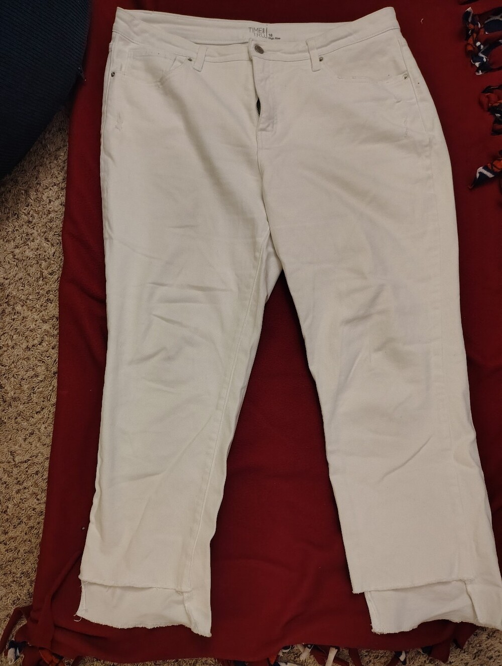 White Women's High Rise Crop Jesns